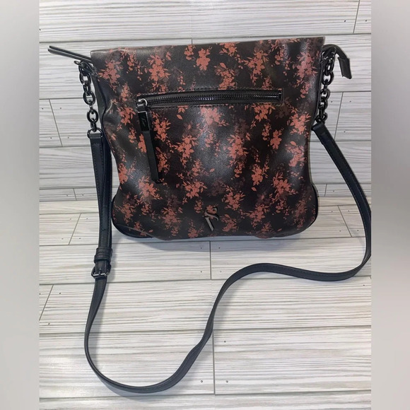 Simply Vera Remsen Crossbody Bag - Picture 2 of 13